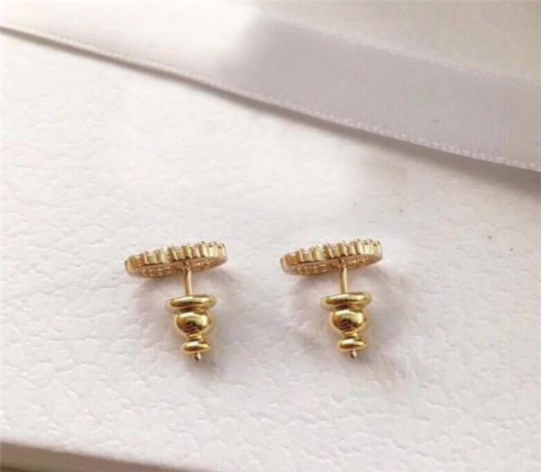 with box fashion stud brand have stamps pearl designer earrings for lady women party wedding lovers gift engagement luxury jewelry9043223, Golden;silver
with box fashion stud brand have stamps pearl designer earrings for lady women party wedding lovers gift engagement luxury jewelry9043223, Golden;silver