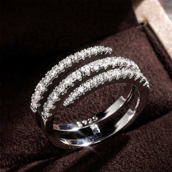 huitan fashion surround shaped finger rings for women shiny crystal cz marriage party bridal rings statement jewelry whole sale l230620, Silver
huitan fashion surround shaped finger rings for women shiny crystal cz marriage party bridal rings statement jewelry whole sale l230620, Silver