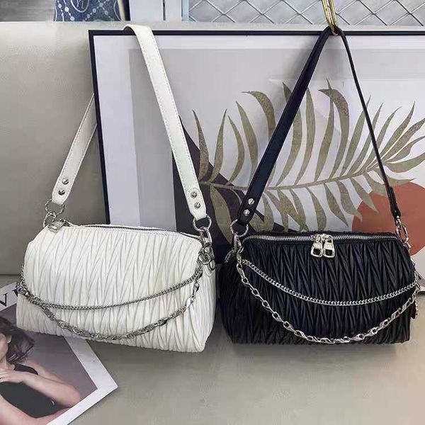ladies designer quality muimui high bags pillow for bag new trend pleated soft leather chain underarm bag fashionable women's one shoul
ladies designer quality muimui high bags pillow for bag new trend pleated soft leather chain underarm bag fashionable women's one shoul
