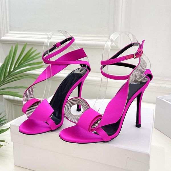 sandals 2023 silk handmade chain diamond round toe fashion solid color thin high heels party banquet women's shoes, Black
sandals 2023 silk handmade chain diamond round toe fashion solid color thin high heels party banquet women's shoes, Black