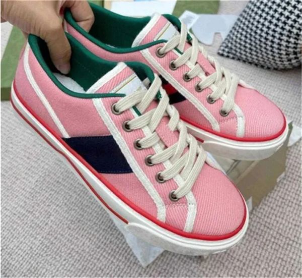 designer sneakers 1977 tennis shoes canvas shoe letters interleaved pattern printed sneaker denim jacquard luxury flat trainers rubber t yqq, Black
designer sneakers 1977 tennis shoes canvas shoe letters interleaved pattern printed sneaker denim jacquard luxury flat trainers rubber t yqq, Black