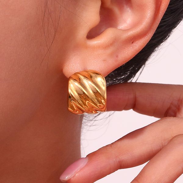 street style twill texture wide thick cc hoop earrings for woman stainless steel pvd waterproof golden earring, Golden;silver
street style twill texture wide thick cc hoop earrings for woman stainless steel pvd waterproof golden earring, Golden;silver