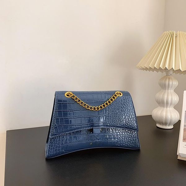 shoulder cross bag wallet handbag half moon tramp buckle mini pure crocodile single handle handbag women's luxury handbags
shoulder cross bag wallet handbag half moon tramp buckle mini pure crocodile single handle handbag women's luxury handbags