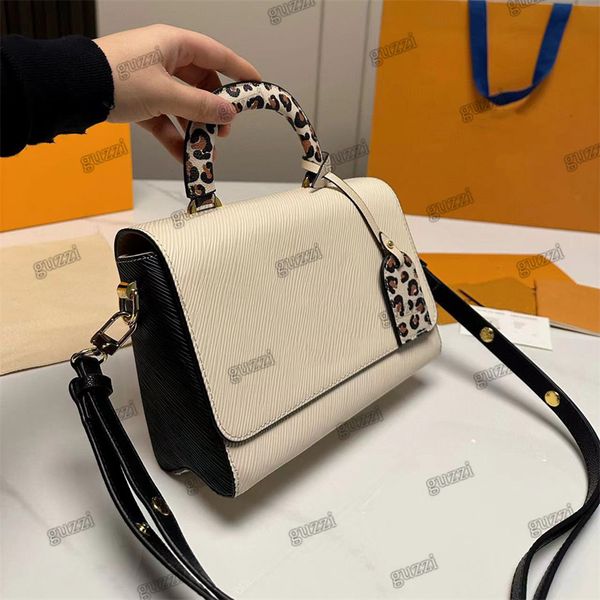 luxury designer pochette twist wild at heart women tote epi genuine leather handle shoulder lock bags pm mm mini small handbags crossbody ba
luxury designer pochette twist wild at heart women tote epi genuine leather handle shoulder lock bags pm mm mini small handbags crossbody ba