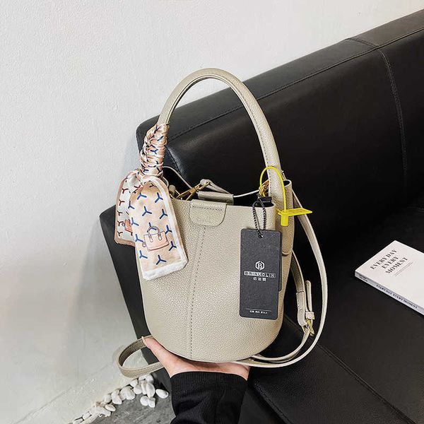 h ermes picotin lock handbags wholesale style bucket bag portable vegetable basket textured womens simple and large capacity with real logo
h ermes picotin lock handbags wholesale style bucket bag portable vegetable basket textured womens simple and large capacity with real logo