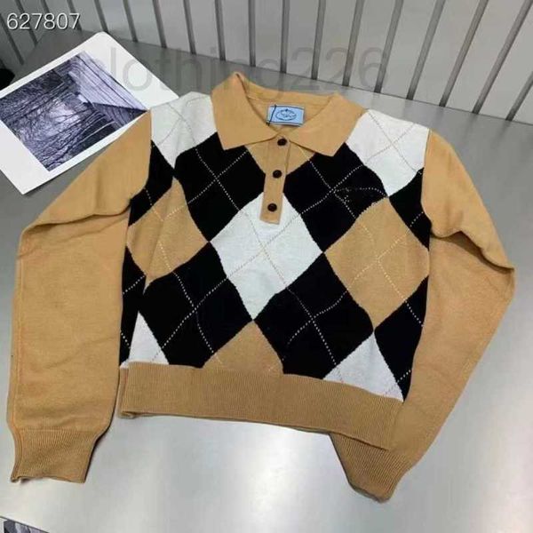 women's sweaters designer 2023 autumn new polo neck design sense contrast color checker knit, age reducing, versatile, slim sweater 47j, White;black
women's sweaters designer 2023 autumn new polo neck design sense contrast color checker knit, age reducing, versatile, slim sweater 47j, White;black