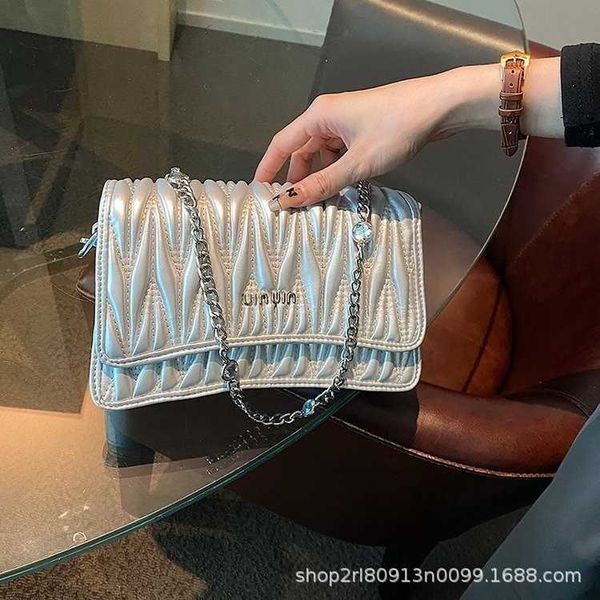 crossbody designer muimui new bags for ladies 2023 small fragrant style spliced contrast flap magnetic buckle solid color car sewing fashion
crossbody designer muimui new bags for ladies 2023 small fragrant style spliced contrast flap magnetic buckle solid color car sewing fashion