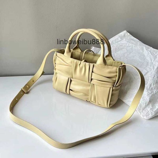 aa small arco tote designer bag luxury pleated leather women handbag woven square shoulder bags small intreccio leather handle handbags rb19
aa small arco tote designer bag luxury pleated leather women handbag woven square shoulder bags small intreccio leather handle handbags rb19