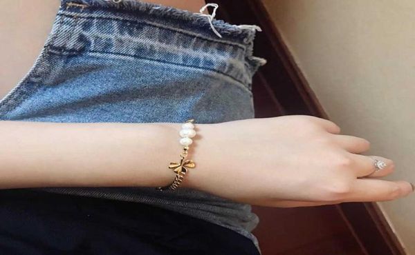 design fashion clover pearl women charm bracelet jewelry birthday wedding gift19072446326005, Golden;silver
design fashion clover pearl women charm bracelet jewelry birthday wedding gift19072446326005, Golden;silver