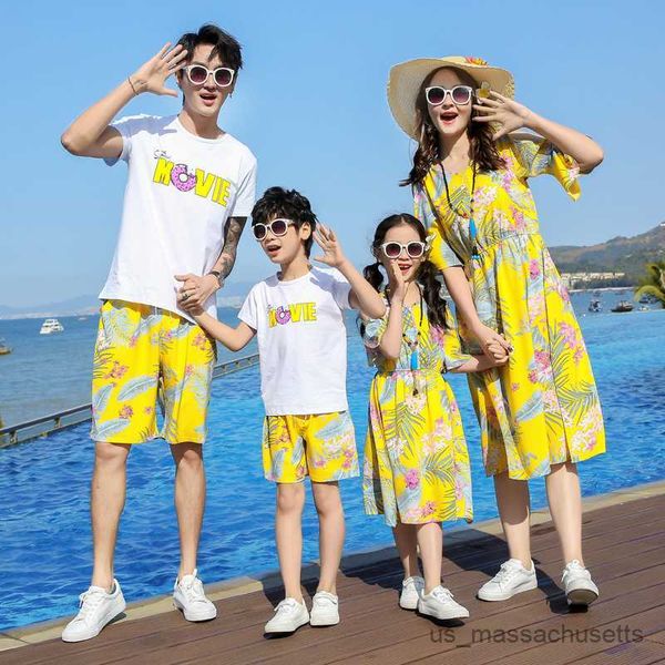 family matching outfits summer beach matching family clothes mum daughter floral dresses dad son cotton t-shirts+shorts holiday couple outfi, Blue
family matching outfits summer beach matching family clothes mum daughter floral dresses dad son cotton t-shirts+shorts holiday couple outfi, Blue