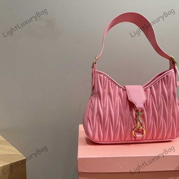 luxury pink pleated underarm bag designer shoulder crossbody bags for women luxury leather evening bag fashion handbag classic purses 230810
luxury pink pleated underarm bag designer shoulder crossbody bags for women luxury leather evening bag fashion handbag classic purses 230810