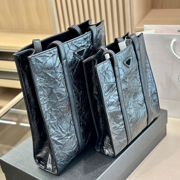 luxury designer handbag nylon messenger bag classic three piece suit shoulder wallet fashion retro messenger wholesale price male camera bag
luxury designer handbag nylon messenger bag classic three piece suit shoulder wallet fashion retro messenger wholesale price male camera bag