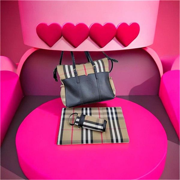 in 2023, the new foreign trade infant diaper mommy bag for children, large capacity baby, multi-functional high-end customized fashion mommy
in 2023, the new foreign trade infant diaper mommy bag for children, large capacity baby, multi-functional high-end customized fashion mommy