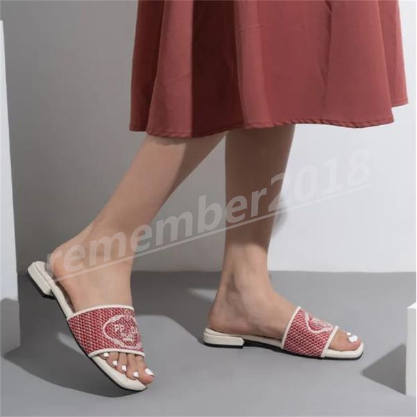new p designer women leather sole triangle sandal flat slipper fashion summer heel slippers slides flip flops mule ladies daily commuting sa
new p designer women leather sole triangle sandal flat slipper fashion summer heel slippers slides flip flops mule ladies daily commuting sa