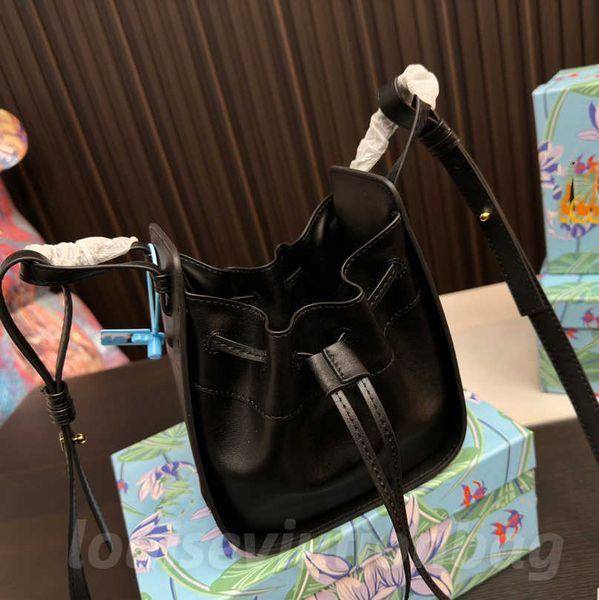hammock shoulder designer bag women single fashion bags leather portable diagonal cross bags woman luxury tote handbags 104401
hammock shoulder designer bag women single fashion bags leather portable diagonal cross bags woman luxury tote handbags 104401