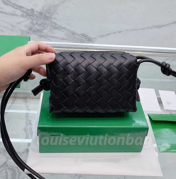 armpit shoulder bag fashion woven leather handbag luxury designer moon shaped medium bags women' handbag cross purses
armpit shoulder bag fashion woven leather handbag luxury designer moon shaped medium bags women' handbag cross purses