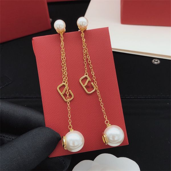 designer letter v pearl stud earring valentinolies earrings women tassel love internet celebrity female jewelry luxury 7745, Golden;silver
designer letter v pearl stud earring valentinolies earrings women tassel love internet celebrity female jewelry luxury 7745, Golden;silver