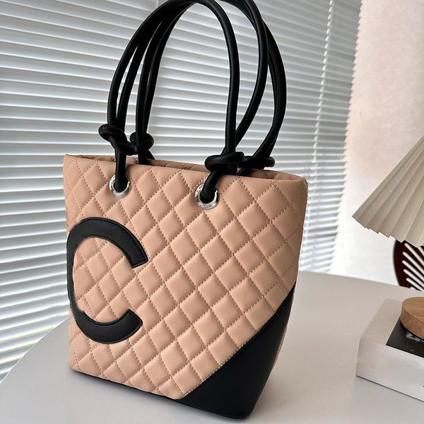 designer luxury handbag womens shopping bag leather diamond hardware metal buckle shoulder bag underarm bag beach bags purse princess bags 2
designer luxury handbag womens shopping bag leather diamond hardware metal buckle shoulder bag underarm bag beach bags purse princess bags 2