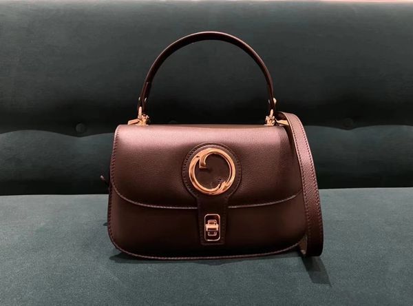 handle designer bag womens shoulder bag flap luxury handbag female pochette women's large capacity portable toiletry bag cosmetics stor
handle designer bag womens shoulder bag flap luxury handbag female pochette women's large capacity portable toiletry bag cosmetics stor