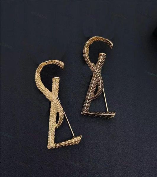 flow fashion pin crystal brooches broche for men and women party wedding lovers gift designer jewelry as a gift with flannel bag949211525, Gray
flow fashion pin crystal brooches broche for men and women party wedding lovers gift designer jewelry as a gift with flannel bag949211525, Gray