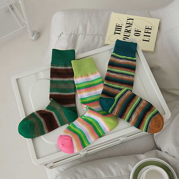 autumn/winter sporty classic contrast green stripe medium sleeve socks for men and women ins trendy stacked socks cotton high sleeve, Black;white
autumn/winter sporty classic contrast green stripe medium sleeve socks for men and women ins trendy stacked socks cotton high sleeve, Black;white