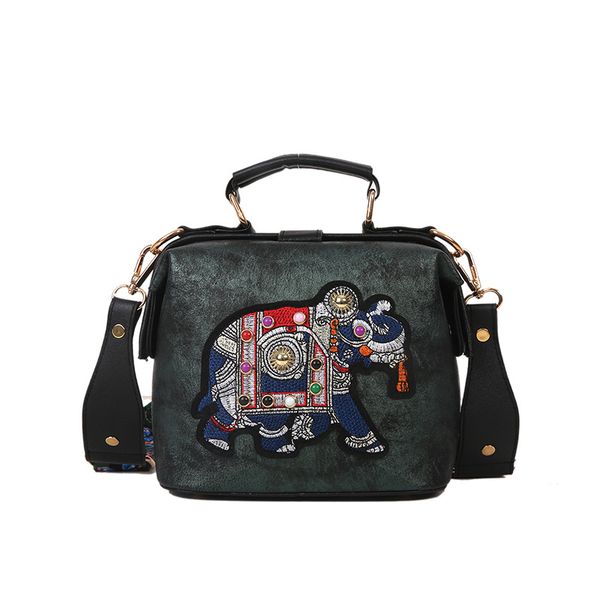 designer bag versatile and high-end feeling, new fashionable and simple small square bag, saddle bag, versatile one shoulder crossbody bag,
designer bag versatile and high-end feeling, new fashionable and simple small square bag, saddle bag, versatile one shoulder crossbody bag,