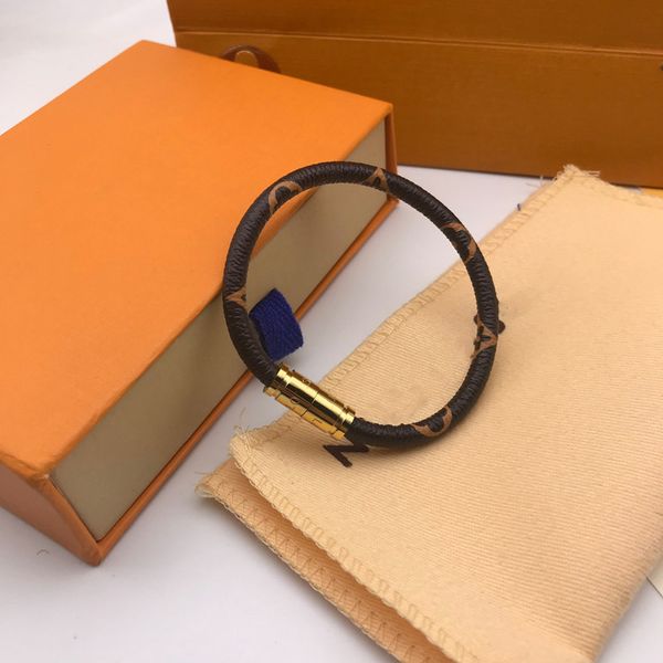 with box 17/19cm fashion designer women bracelet charm luxury jewelry new magnetic buckle gold leather bracelet wristband watch strap case, Golden;silver
with box 17/19cm fashion designer women bracelet charm luxury jewelry new magnetic buckle gold leather bracelet wristband watch strap case, Golden;silver