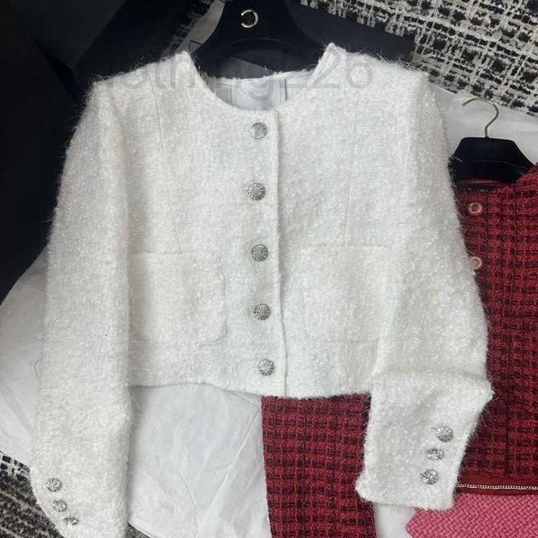 women's jackets designer 2023 early autumn new gentle and unique white diamond button fashion versatile round neck coat for women xr15, Black;brown
women's jackets designer 2023 early autumn new gentle and unique white diamond button fashion versatile round neck coat for women xr15, Black;brown