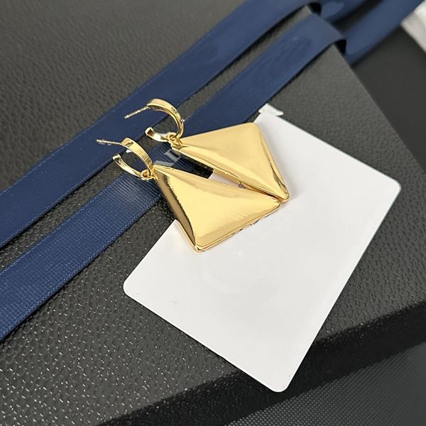18k gold plated designers brand earrings designer letter ear stud women crystal pearl geometric earring for wedding party jewerlry accessori, Golden;silver
18k gold plated designers brand earrings designer letter ear stud women crystal pearl geometric earring for wedding party jewerlry accessori, Golden;silver