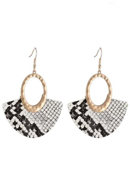 trendy new skin leather fan fringe statement earrings women hammered gold metal round leopard leather semi circle dangle earrings8822354, Silver
trendy new skin leather fan fringe statement earrings women hammered gold metal round leopard leather semi circle dangle earrings8822354, Silver