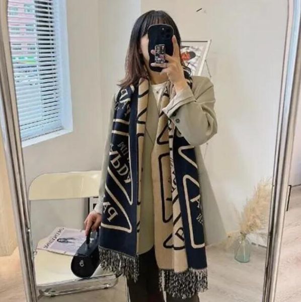 Echarpe Silk Scarf Stylish Women Cashmere Scarf Full Letter Printed Scarves Soft Touch Warm Wraps with Tags Autumn
Echarpe Silk Scarf Stylish Women Cashmere Scarf Full Letter Printed Scarves Soft Touch Warm Wraps with Tags Autumn