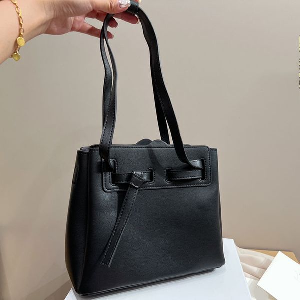 designer shoulder bag vertical bags cross body bow knot tote bag beach totes bags purse smooth leather crossbody bucket bags gold hardware s
designer shoulder bag vertical bags cross body bow knot tote bag beach totes bags purse smooth leather crossbody bucket bags gold hardware s