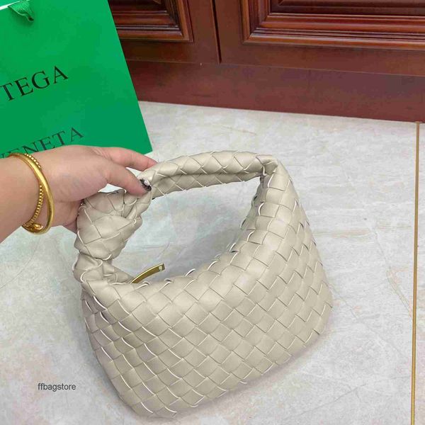 dumpling bottegaa venetaa designer bag woven evening high beauty cloud women's sheepskin high-end small bags jodie mini jodies 26cm oo9
dumpling bottegaa venetaa designer bag woven evening high beauty cloud women's sheepskin high-end small bags jodie mini jodies 26cm oo9