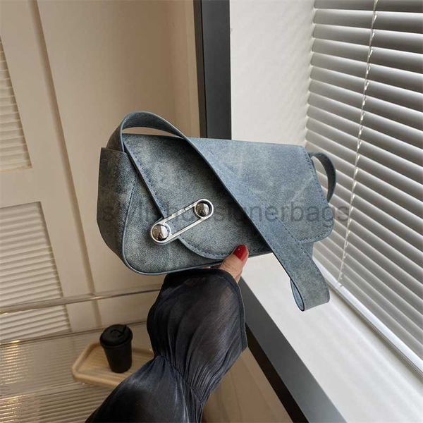 fashion and leisure handheld bag for women 2023 summer new simple casual small square commuter underarm bagstylishdesignerbags
fashion and leisure handheld bag for women 2023 summer new simple casual small square commuter underarm bagstylishdesignerbags