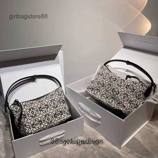 designer cubi lowe logo portable canvas bag lady cubi anagram spain jacquard bags one shoulder girl dumpling underarm lunch agdp
designer cubi lowe logo portable canvas bag lady cubi anagram spain jacquard bags one shoulder girl dumpling underarm lunch agdp