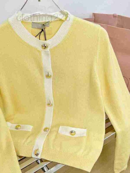 two piece dress designer 2023 early autumn new contrast single breasted knitted cardigan with high waist pleated half skirt o484, White
two piece dress designer 2023 early autumn new contrast single breasted knitted cardigan with high waist pleated half skirt o484, White