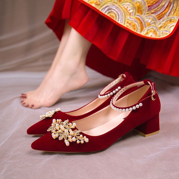 dress shoes 2023 spring and autumn korean version pointed thick heel shallow button wedding single shoe 230809, Black
dress shoes 2023 spring and autumn korean version pointed thick heel shallow button wedding single shoe 230809, Black