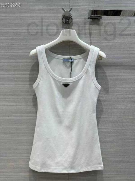 women's tanks & camis designer 2023 new metal triangle ribbed pure cotton tank with reduced age and versatile style, classic slim fit g, White
women's tanks & camis designer 2023 new metal triangle ribbed pure cotton tank with reduced age and versatile style, classic slim fit g, White