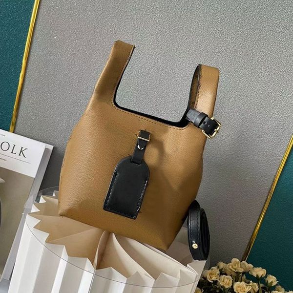 handbags purse atlantis vegetable basket women shoulder bags old flower letters long strap mini designer tote m46816
handbags purse atlantis vegetable basket women shoulder bags old flower letters long strap mini designer tote m46816