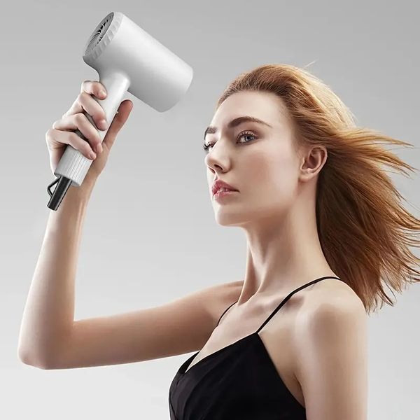1pcs portable hair dryer silent and lightweight strong wind hair dryer mini hair dryer for home travel outgoing use
1pcs portable hair dryer silent and lightweight strong wind hair dryer mini hair dryer for home travel outgoing use