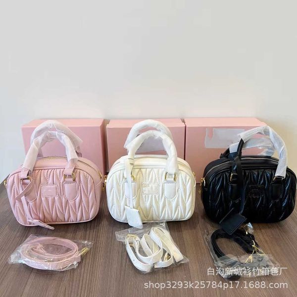 bowling fashion embroidery one for bag bags summer diamond designer muimui handheld ladies shoulder pleated 2023 crossbody bag boston bagdes
bowling fashion embroidery one for bag bags summer diamond designer muimui handheld ladies shoulder pleated 2023 crossbody bag boston bagdes