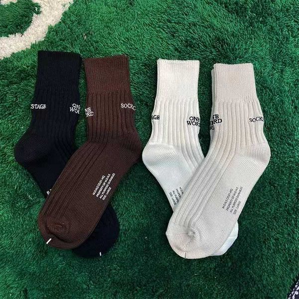 autumn and winter boys' trendy socks sports street skateboarding mid tube socks embroidered english letter fur loop bottom thick versat, Black;white
autumn and winter boys' trendy socks sports street skateboarding mid tube socks embroidered english letter fur loop bottom thick versat, Black;white