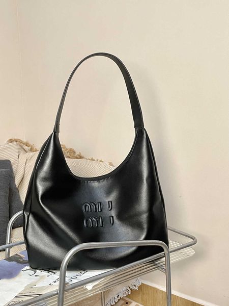 designer muimui bags for autumn/winter ladies home new shopping bag one shoulder bag high capacity genuine leather hobo crossbody bag tramp
designer muimui bags for autumn/winter ladies home new shopping bag one shoulder bag high capacity genuine leather hobo crossbody bag tramp