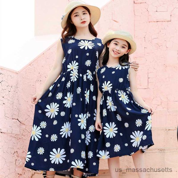 family matching outfits mother daughter dress family matching outfits sleeveless floral dress summer girl women loose dresses sundress cloth, Blue
family matching outfits mother daughter dress family matching outfits sleeveless floral dress summer girl women loose dresses sundress cloth, Blue