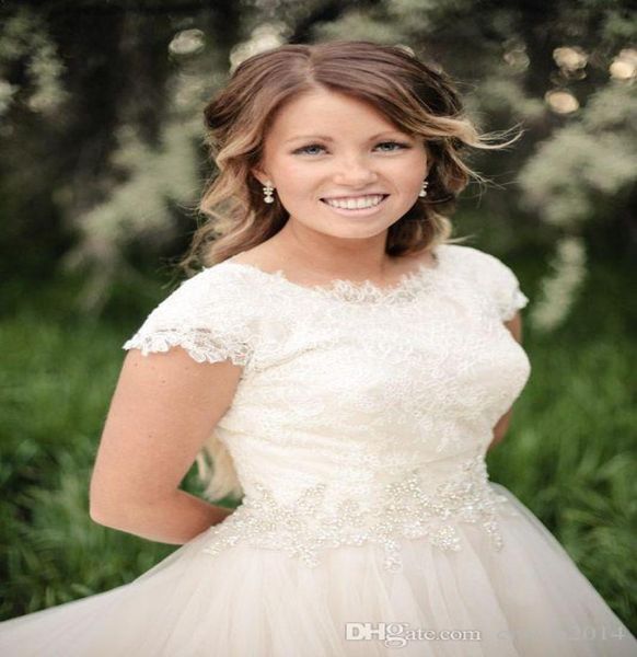 2022 lace modest wedding dress with illusion scoop neckline cap sleeves beaded pearls tulle aline wedding gowns plus size vestido3816809, White
2022 lace modest wedding dress with illusion scoop neckline cap sleeves beaded pearls tulle aline wedding gowns plus size vestido3816809, White