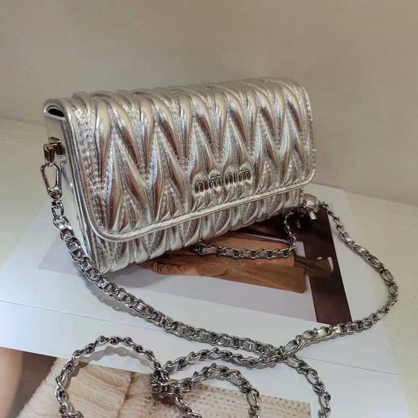 muimui bags for ladies galaxy ballroom advanced designer pleated small square bag 2023 new chain bag women's underarm bag one shoulder
muimui bags for ladies galaxy ballroom advanced designer pleated small square bag 2023 new chain bag women's underarm bag one shoulder