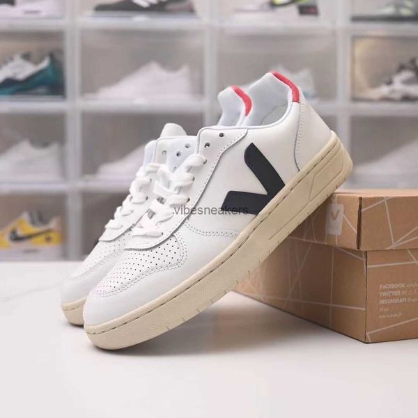 luxury designer women veja shoes men va word leather shoe stitching lace up sneaker leathers lining rubber sole
luxury designer women veja shoes men va word leather shoe stitching lace up sneaker leathers lining rubber sole