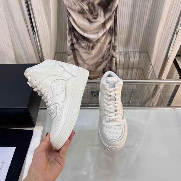 2023 autumn small white shoes female leather flat casual board shoes fashion breathable lace-up women's shoes, Black
2023 autumn small white shoes female leather flat casual board shoes fashion breathable lace-up women's shoes, Black