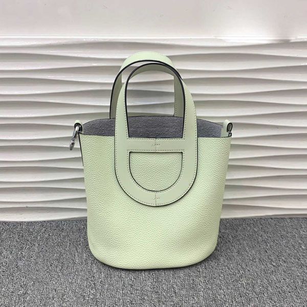 luxury brand designer h ermes picotin lock tote bags for sale 2023 summer new little pig nose cowhide womens bag water bucket large capacity
luxury brand designer h ermes picotin lock tote bags for sale 2023 summer new little pig nose cowhide womens bag water bucket large capacity