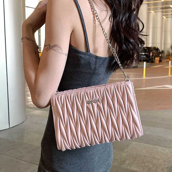 muimui bags for ladies lingge chain bag designer for women's 2023 new niche design high-end single shoulder crossbody bag mesh red plea
muimui bags for ladies lingge chain bag designer for women's 2023 new niche design high-end single shoulder crossbody bag mesh red plea